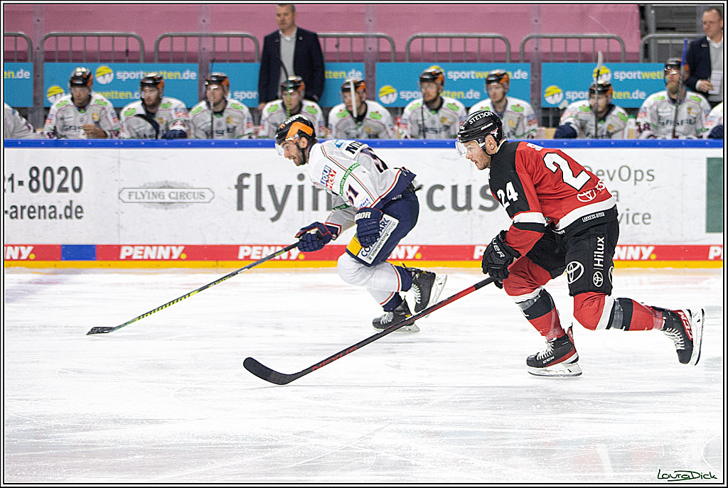 PENNY DEL; Koelner Haie- Eisbaeren Berlin; Koeln, 28.12.2021